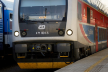 Výluky zasáhnou železnice Středočeského kraje: Od ledna do března 2026 počítejte s náhradní dopravou